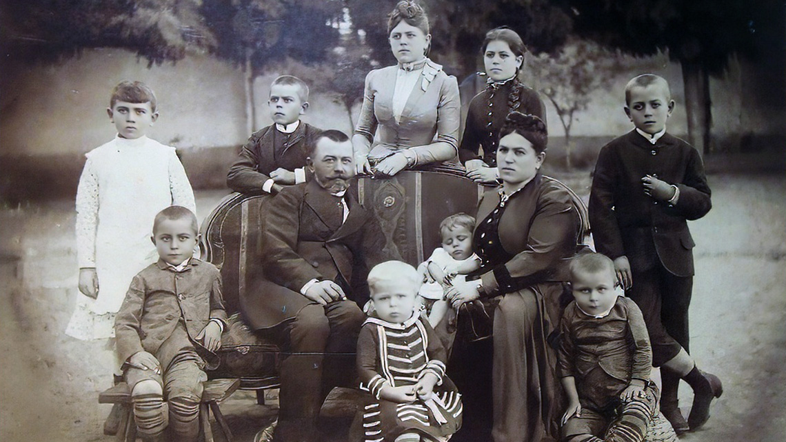 The Lukseder Family. Photo from 1887.