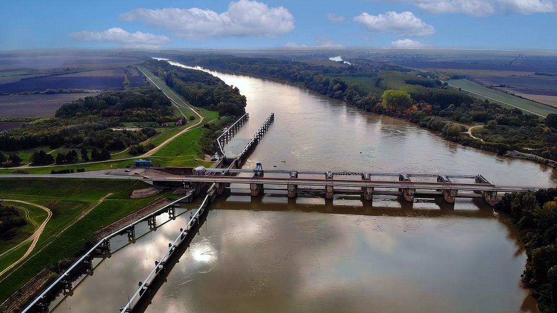 Brana na Tisi kod Novog Bečeja
