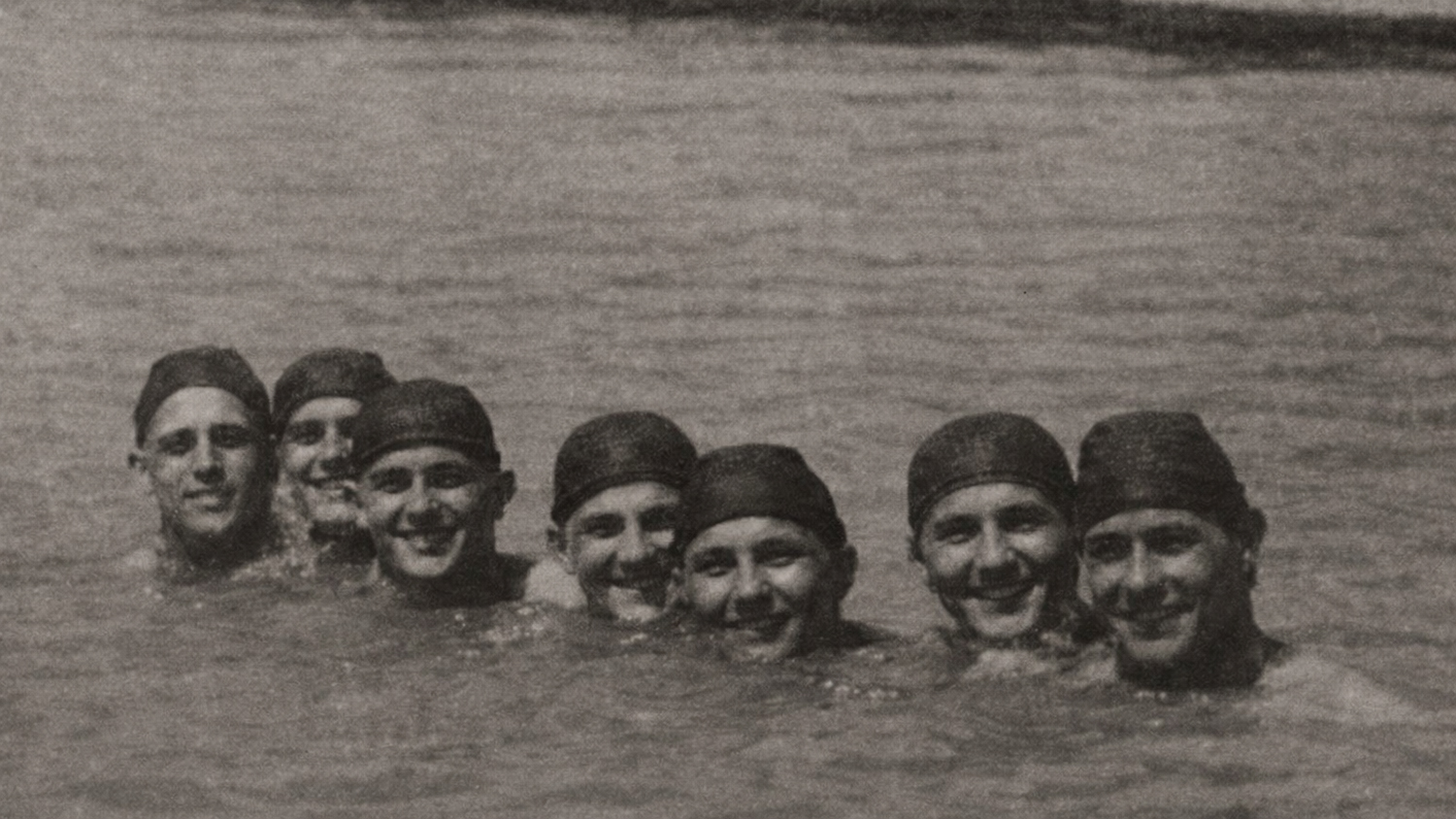 Vaterpolisti Jedinstva 1953/54. (s desna na levo): A. Marčić, M. Berbakov, M. Marić, R. Ivanić, V. Davidović, M. Gurjanov i M. Jakšić