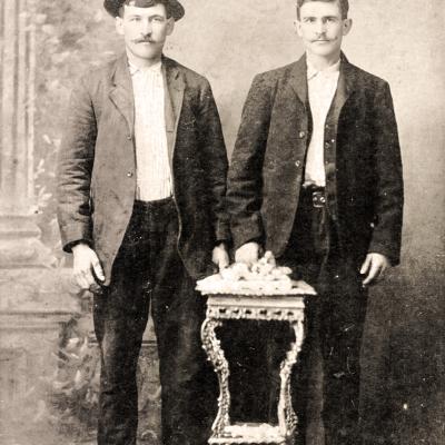 Milorad Kojčić i brat mu Nestor, 1915. godine